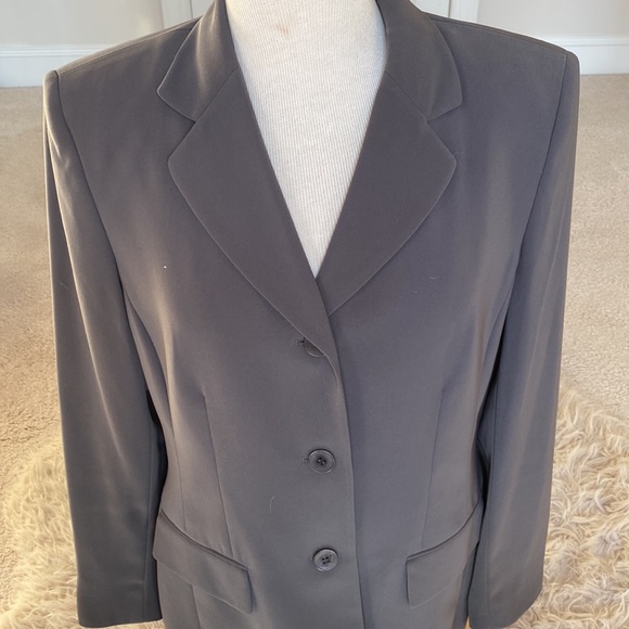Kasper - 3 button boyfriend blazer- size 12 - Picture 3 of 9